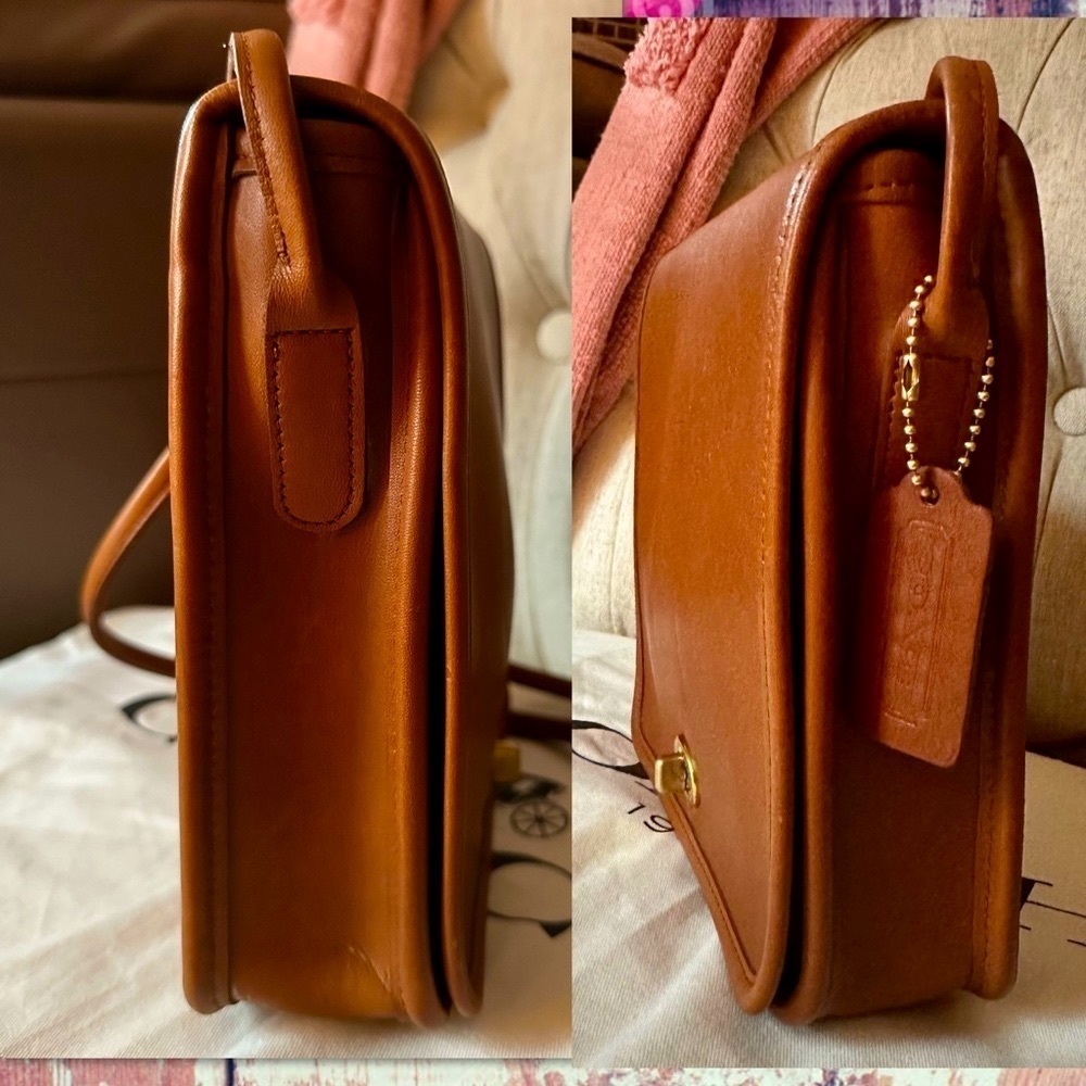 VINTAGE COACH BRITISH TAN COMPACT POUCH CROSSBODY BAG 
Style # 9620 - Picture 10 of 17